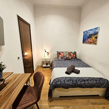 By La Rambla Rooms บาร์เซโลนา ภายนอก รูปภาพ