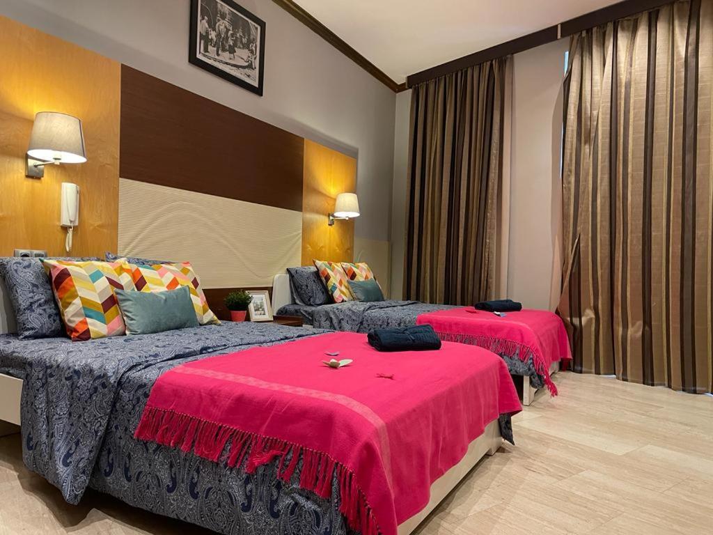 By La Rambla Rooms บาร์เซโลนา ภายนอก รูปภาพ