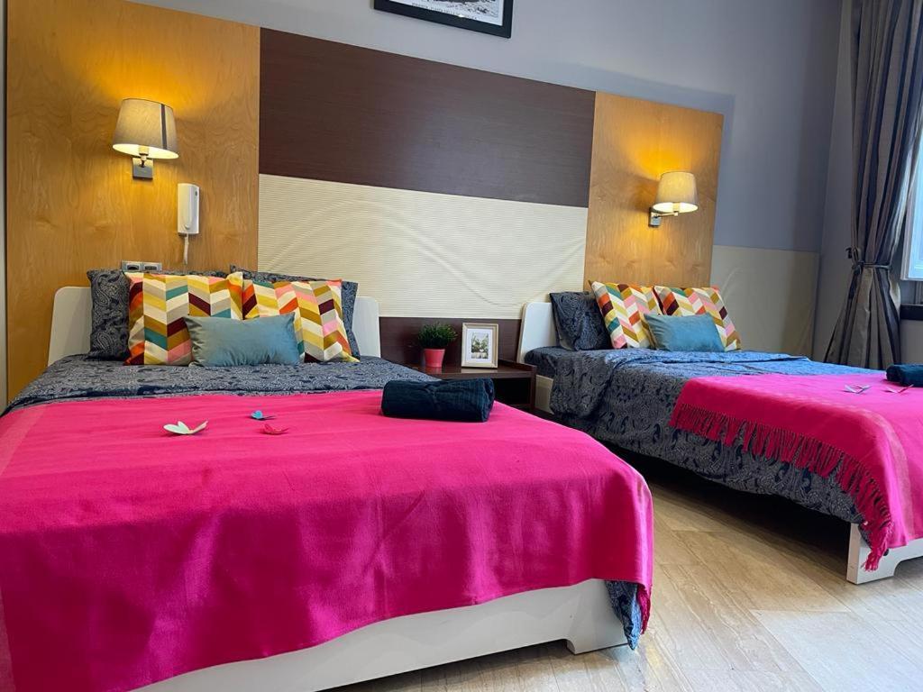 By La Rambla Rooms บาร์เซโลนา ภายนอก รูปภาพ