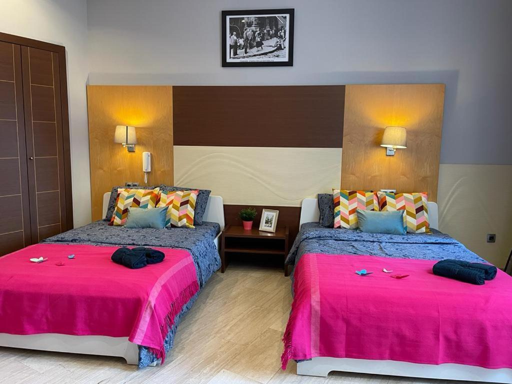 By La Rambla Rooms บาร์เซโลนา ภายนอก รูปภาพ
